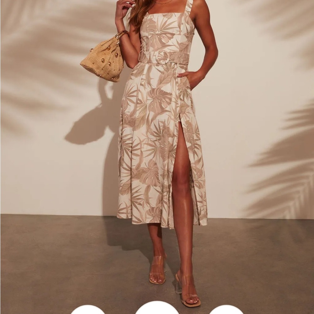 Vici Liora Tropical Print Midi dress in neutral— NWOT size medium